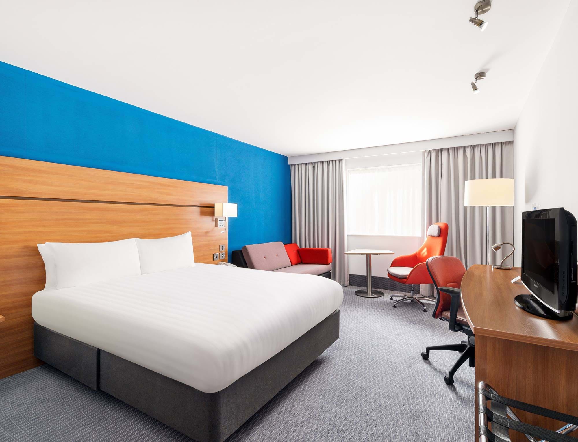 Holiday Inn Express Braintree | Kew Green Hotels